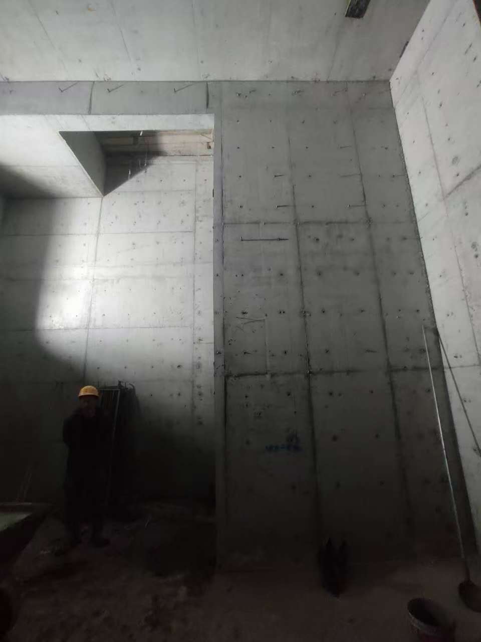 儋州墙上开槽钢筋断了有影响吗